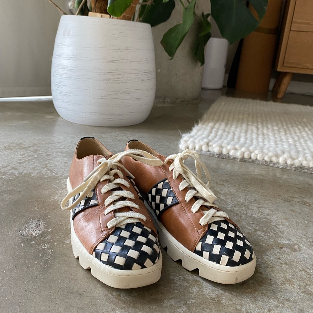 Bernardo Dakota Water Resistant Leather Shoes